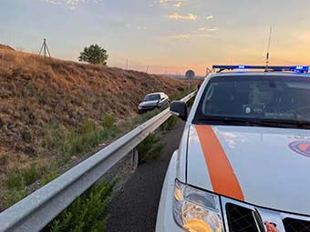 Herido Leve El Conductor De Un Coche Accidentado En El Camino Paralelo